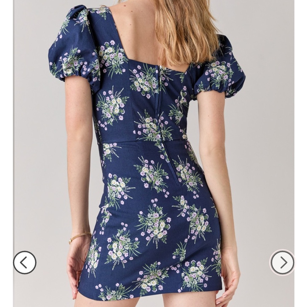 ‼️SALE‼️Francesca’s floral dress - Picture 1 of 5